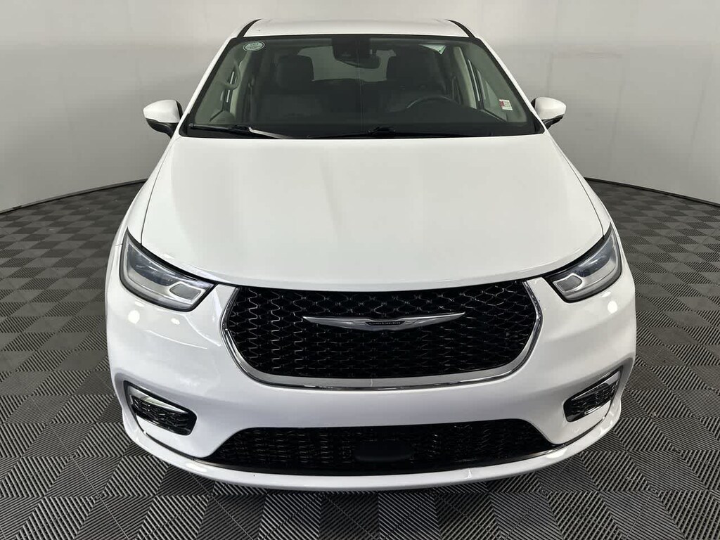 Used 2023 Chrysler Pacifica Touring L Van Passenger Van
