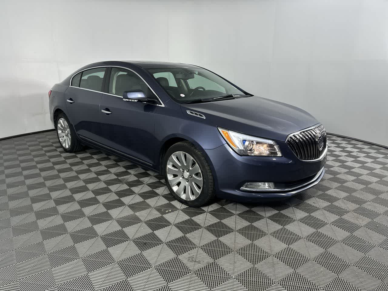 Used 2015 Buick LaCrosse Leather with VIN 1G4GC5G3XFF266663 for sale in Shelbyville, IN