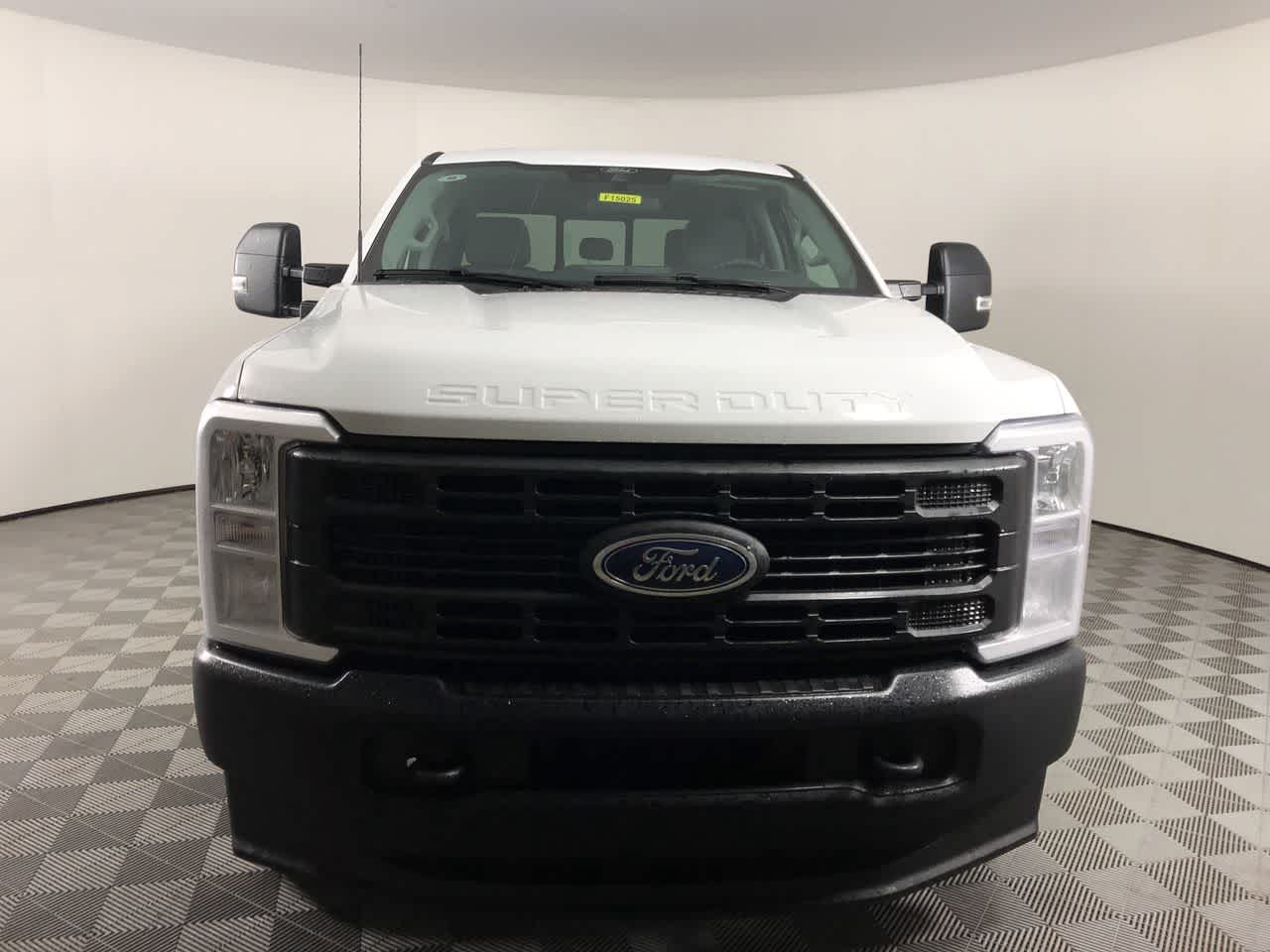 2025 Ford F-350 XL photo 2