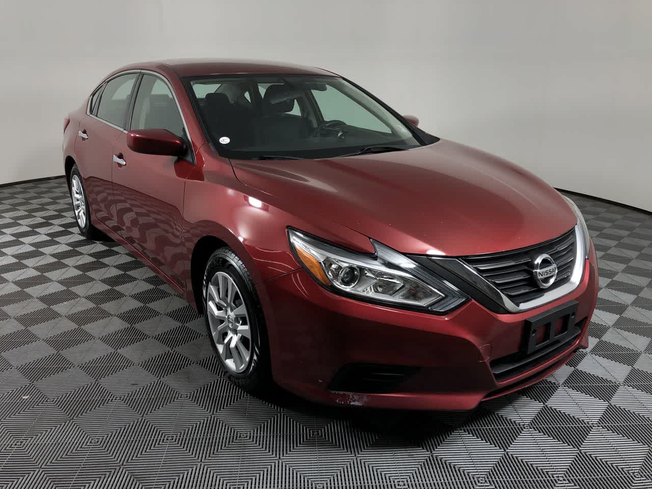 Used 2016 Nissan Altima S with VIN 1N4AL3APXGN327503 for sale in Shelbyville, IN