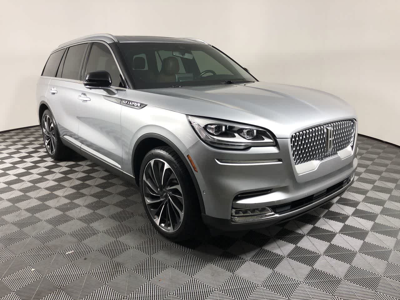 Used 2020 Lincoln Aviator Reserve with VIN 5LM5J7XCXLGL18126 for sale in Shelbyville, IN