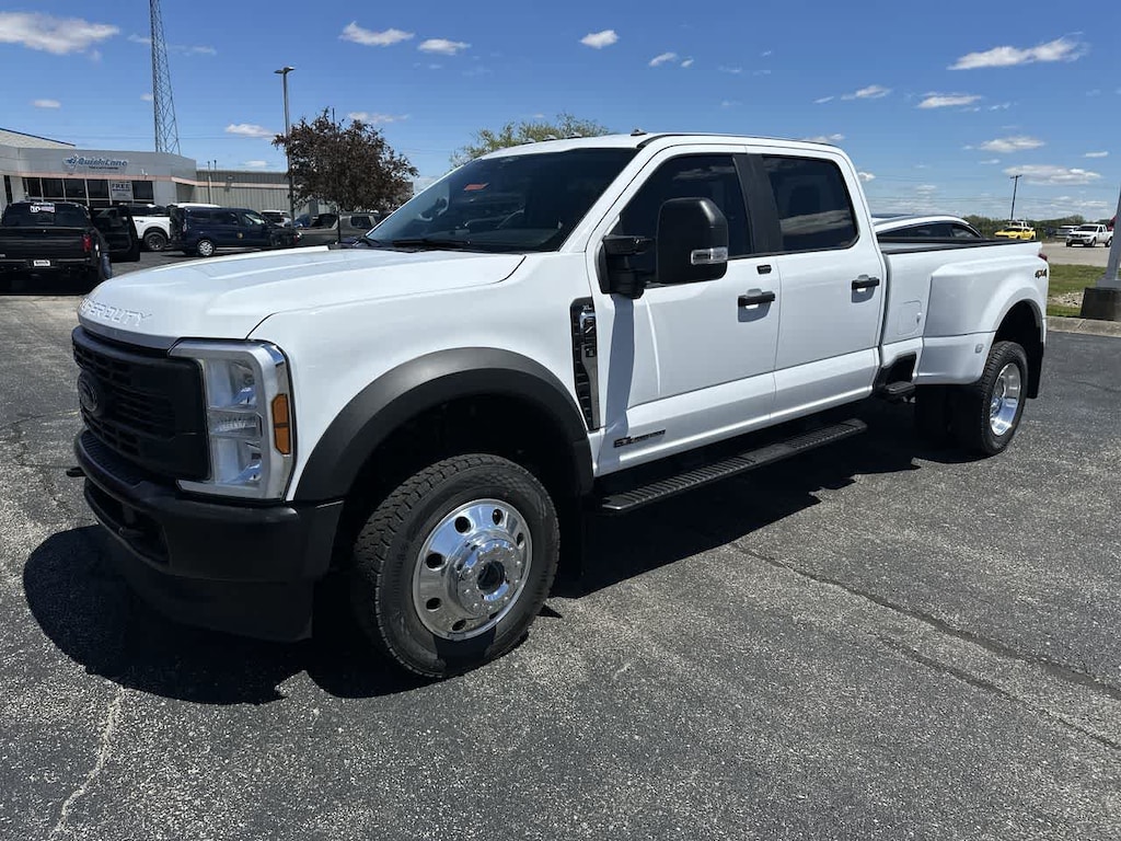 New 2026 Ford Super Duty F-450 DRW XL 4WD Crew Cab 8 Box Truck