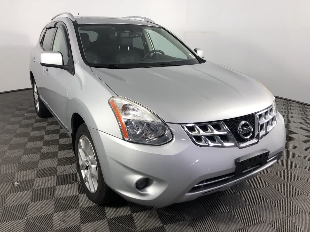 2011 Nissan Rogue SV's photo