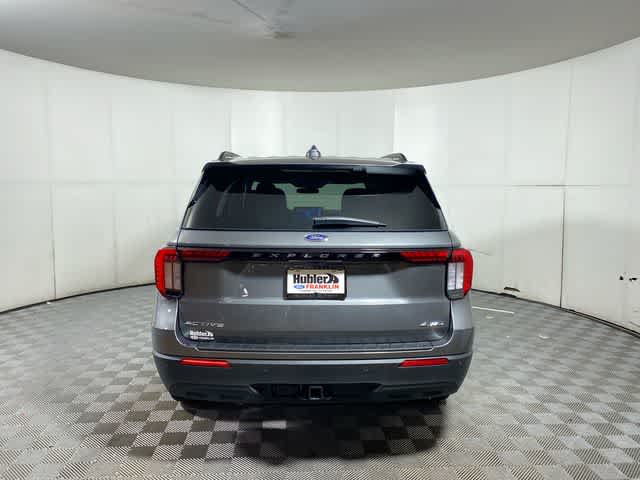 2025 Ford Explorer photo 3