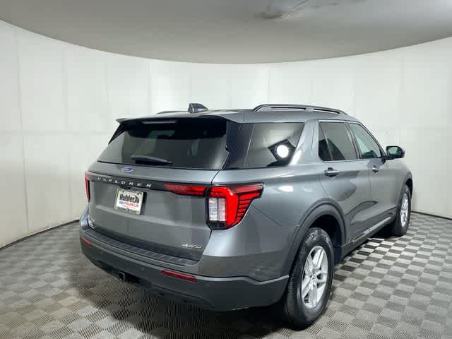 2025 Ford Explorer photo 2