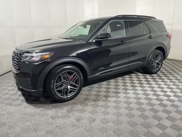 2026 Ford Explorer ST photo 3