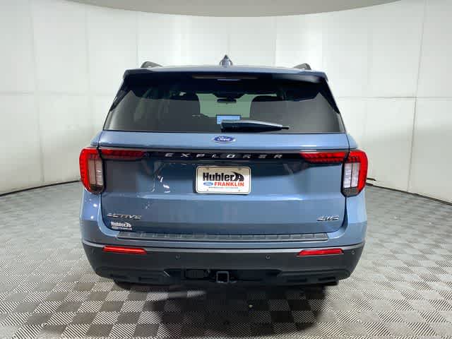 2025 Ford Explorer photo 2
