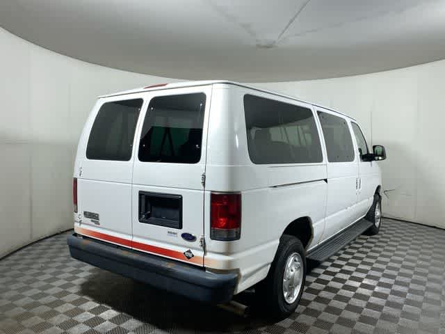 2011 Ford E-350 photo 2