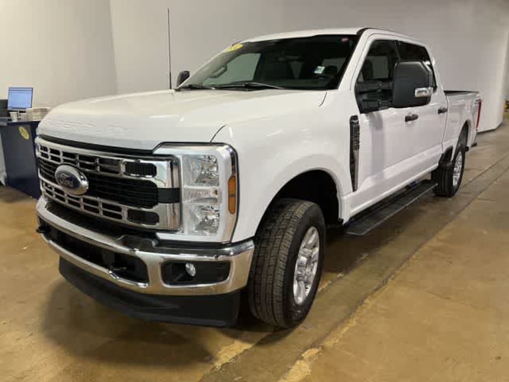 Used 2024 Ford Super Duty F-250 SRW XLT 4WD Crew Cab 6.75 Box Truck Crew Cab