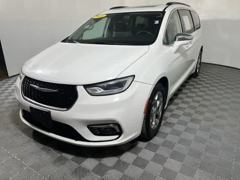 Used 2022 Chrysler Pacifica Limited Van Passenger Van