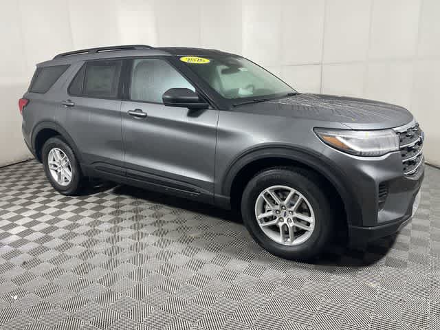 2026 Ford Explorer photo 3