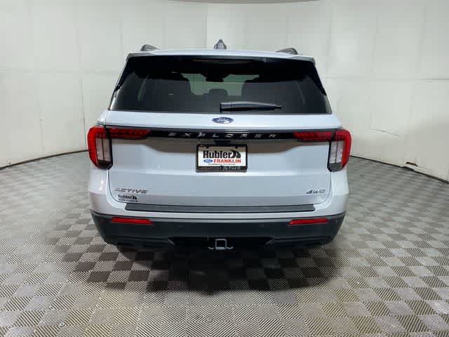 2025 Ford Explorer Sport photo 2