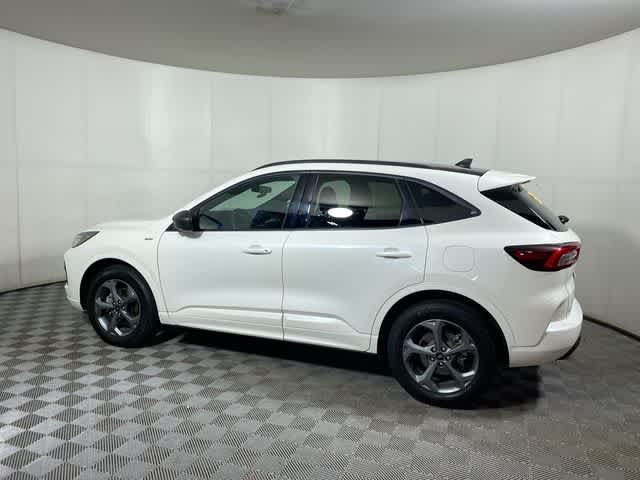 2023 Ford Escape ST-Line photo 3