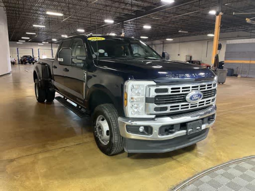 Used 2025 Ford Super Duty F-350 DRW Pickup XLT 4WD Crew Cab 8 Box Truck Crew Cab