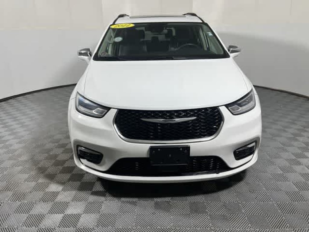 Used 2022 Chrysler Pacifica Limited Van Passenger Van