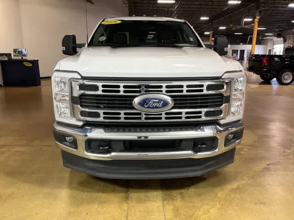 Used 2026 Ford Super Duty F-350 DRW Pickup XLT 4WD Crew Cab 8 Box Truck Crew Cab