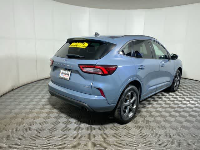 2023 Ford Escape ST-Line Select photo 2