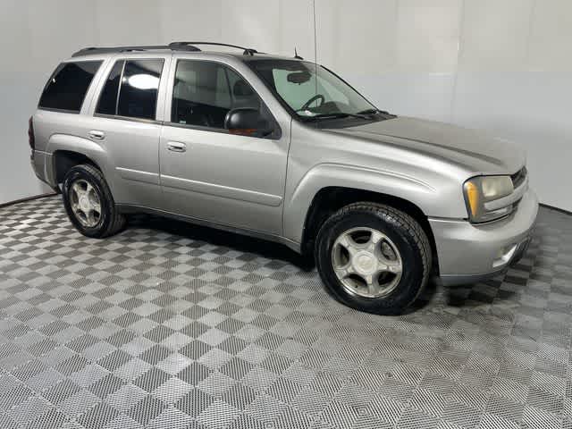 Used 2005 Chevrolet TrailBlazer LT with VIN 1GNDT13S752292132 for sale in Franklin, IN