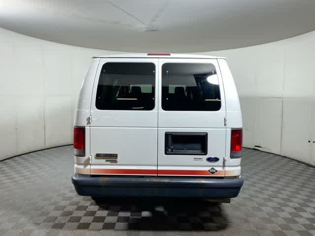 2011 Ford E-350 photo 3