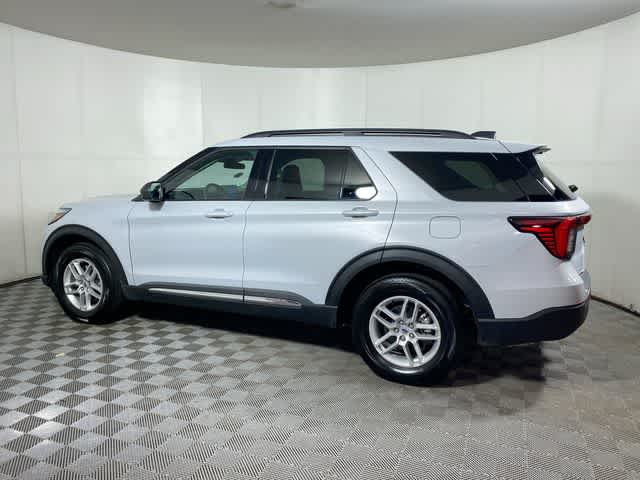 2025 Ford Explorer Sport photo 3