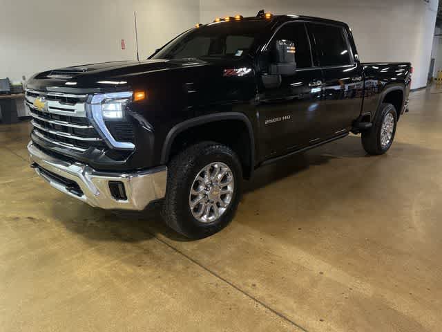 2025 Chevrolet Silverado 2500HD LTZ photo 4