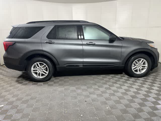 2026 Ford Explorer photo 2