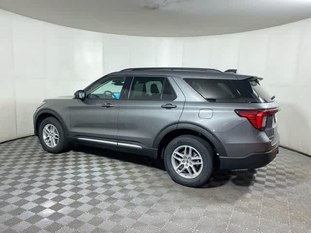 2025 Ford Explorer photo 3