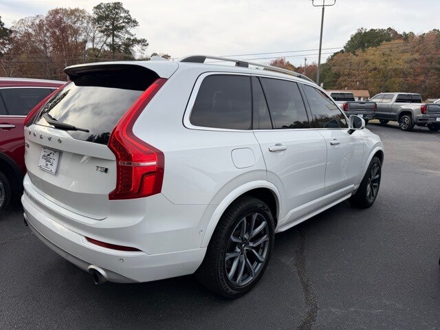 2018 Volvo XC90 T5 Momentum photo 4