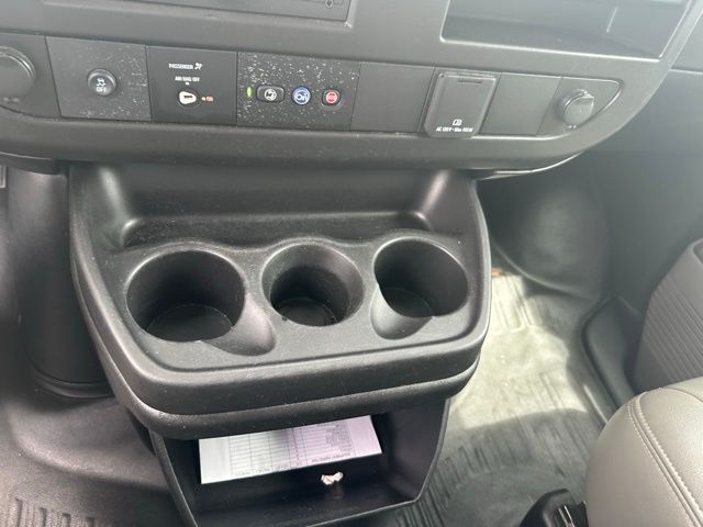 2022 Chevrolet Express Cargo Work Van - Photo 23