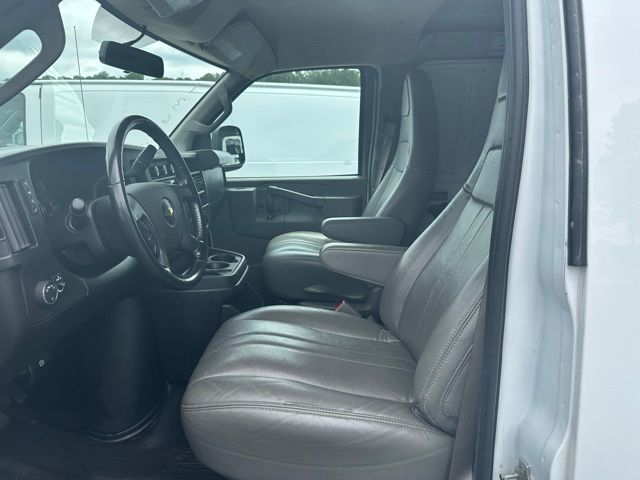 2022 Chevrolet Express Cargo Work Van - Photo 12