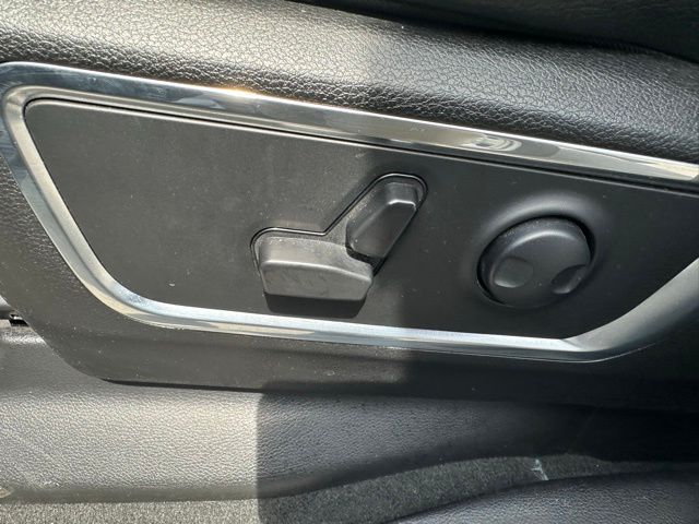 2024 RAM Ram 1500 Pickup Laramie - Photo 19