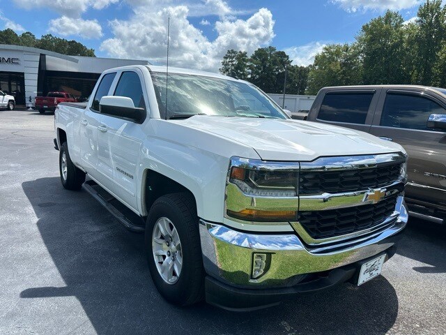 2016 Chevrolet Silverado 1500 LT photo 3