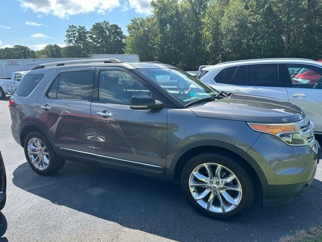 2012 Ford Explorer XLT photo 2
