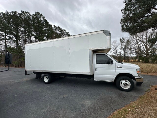 2023 Ford E-450 photo 4
