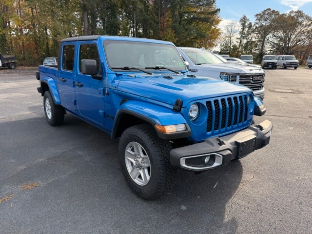 Used 2021 Jeep Gladiator Sport Truck