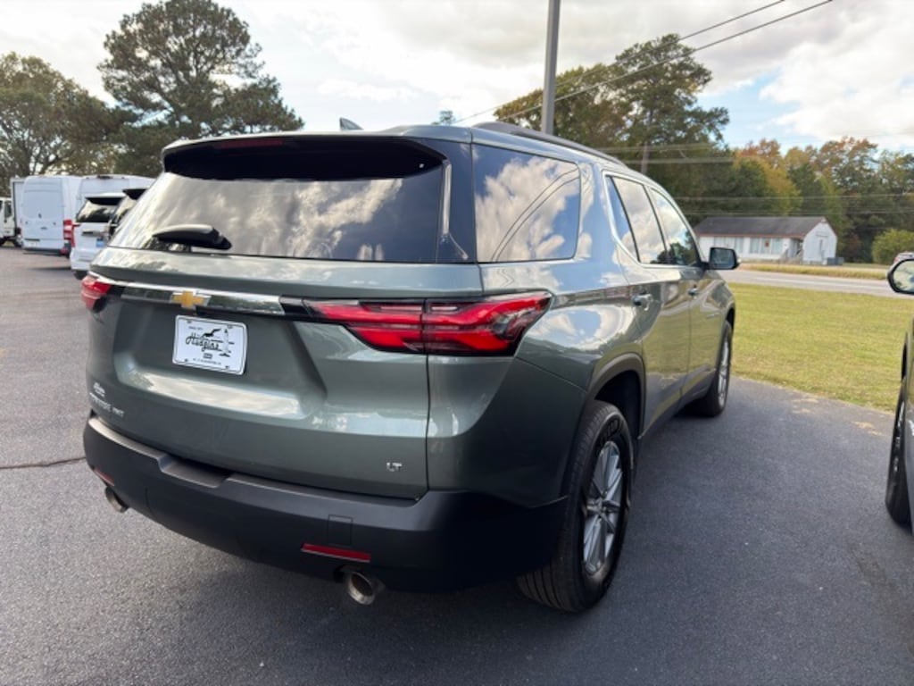 Used 2023 Chevrolet Traverse LT Leather SUV