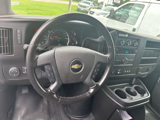 2022 Chevrolet Express Cargo Work Van - Photo 17