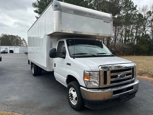 2023 Ford E-450 photo 3