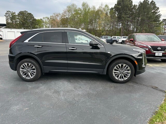 2024 Cadillac XT4 Premium Luxury photo 4