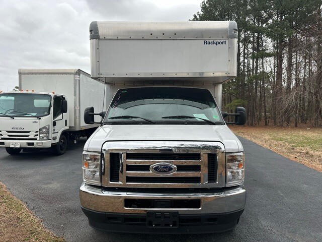 2023 Ford E-450 photo 2