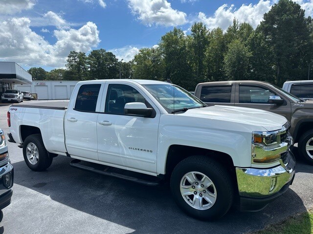 2016 Chevrolet Silverado 1500 LT photo 4