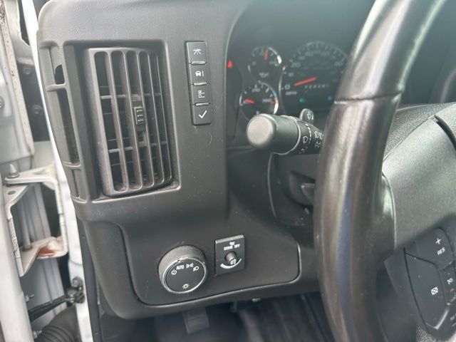 2022 Chevrolet Express Cargo Work Van - Photo 16
