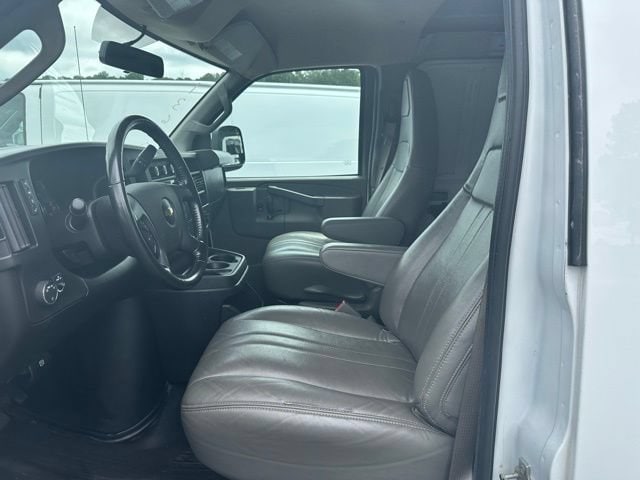 2022 Chevrolet Express Cargo Work Van - Photo 12