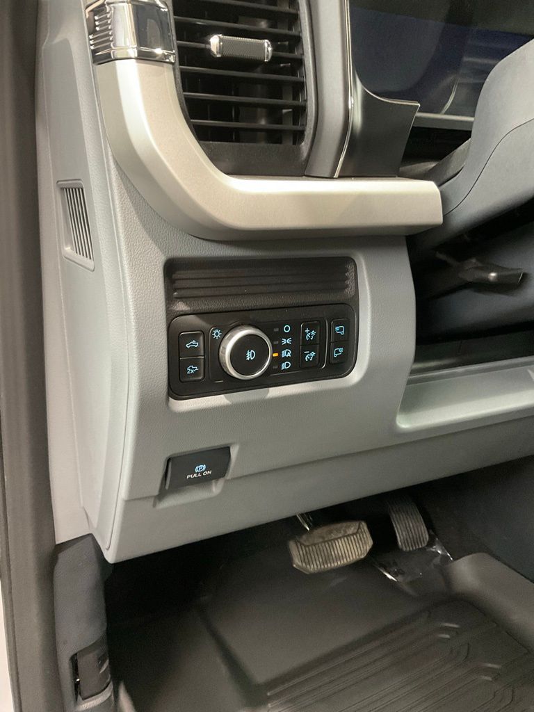 2026 Ford F-350 Super Duty XLT - Photo 8