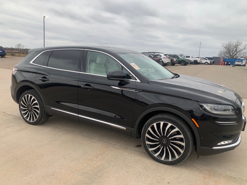 2021 Lincoln Nautilus Black Label's photo