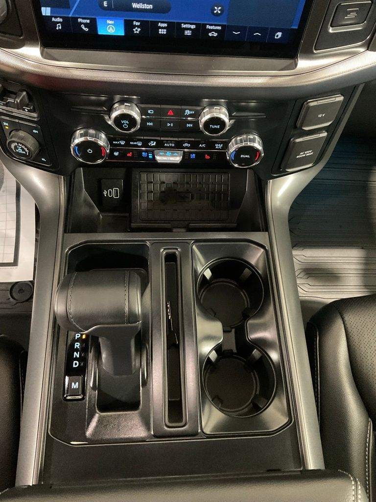 2025 Ford F-150 Lariat - Photo 18