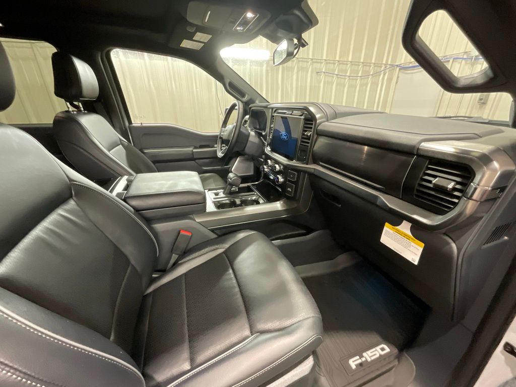 2025 Ford F-150 Lariat - Photo 13