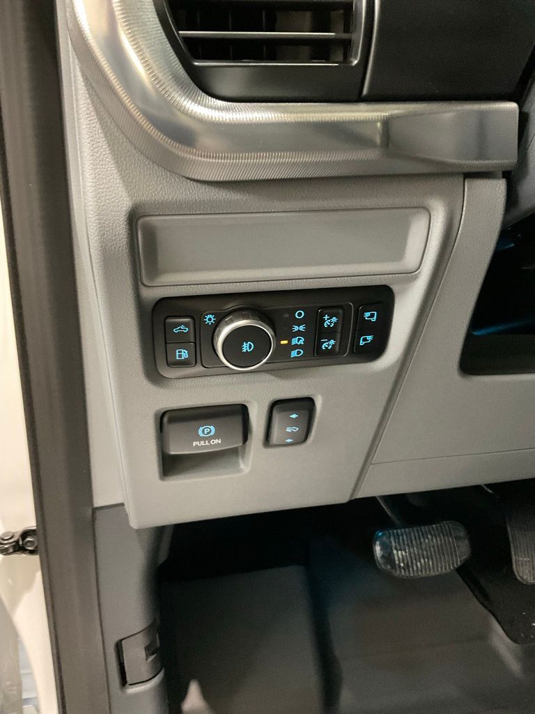 2025 Ford F-150 Lariat - Photo 8
