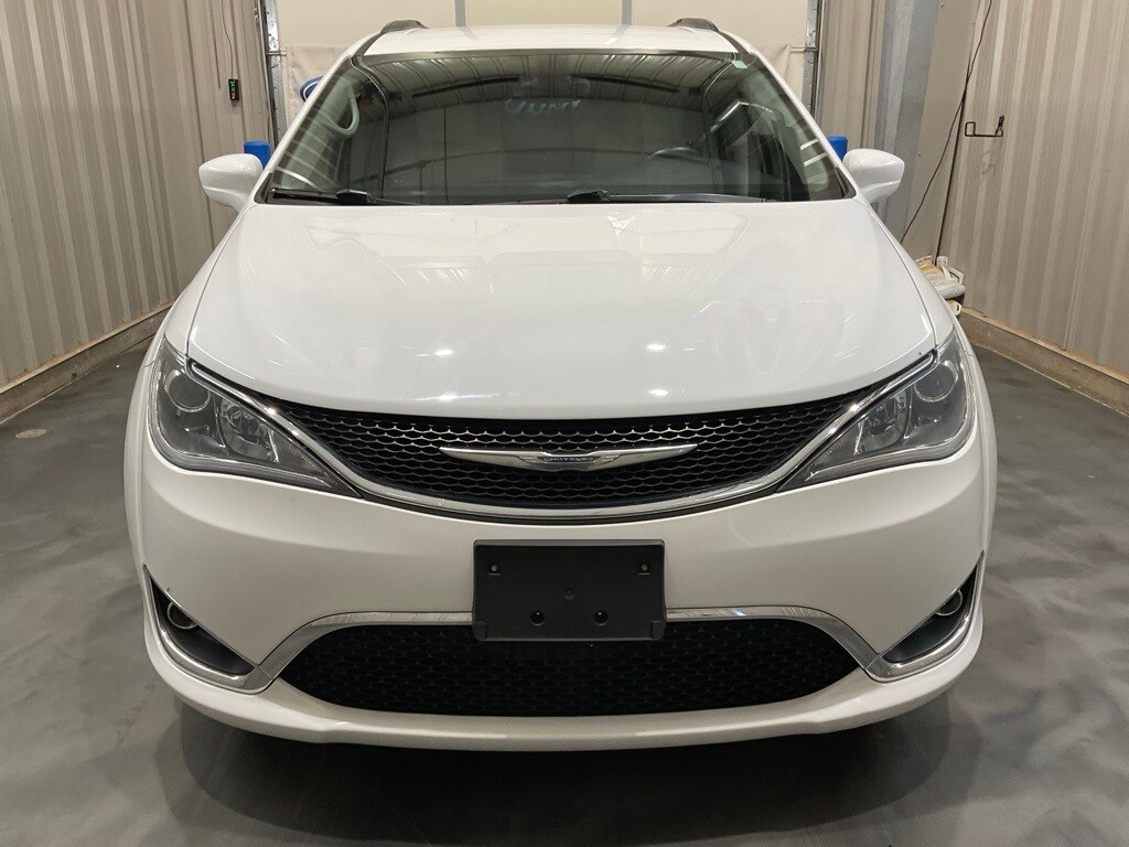 Used 2017 Chrysler Pacifica Touring-L with VIN 2C4RC1BG0HR541713 for sale in Wellston, OK