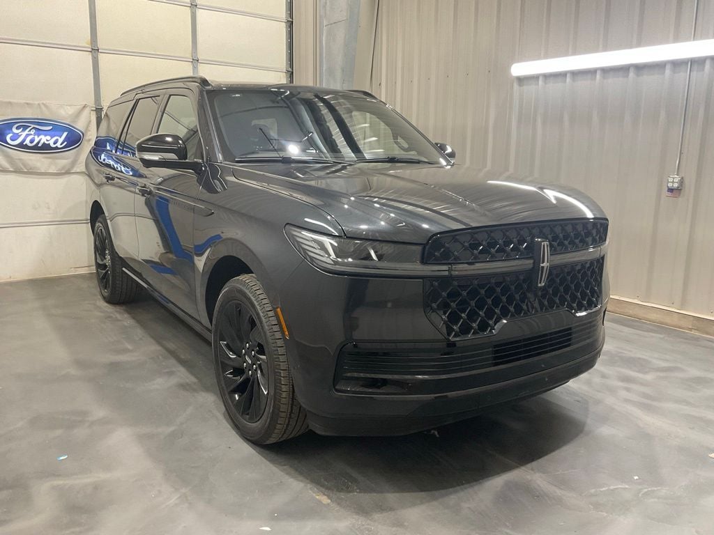 2025 Lincoln Navigator Reserve 4WD's photo